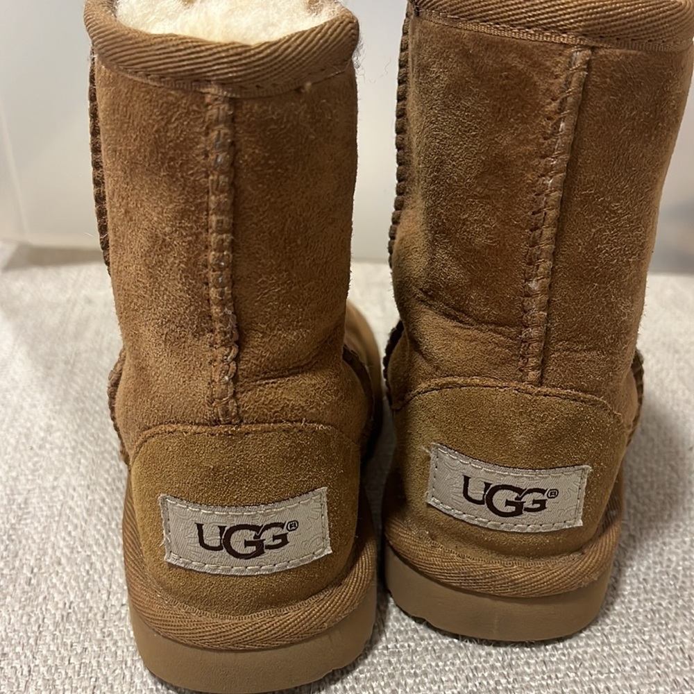 Ugg Kids Boots Sz 8
